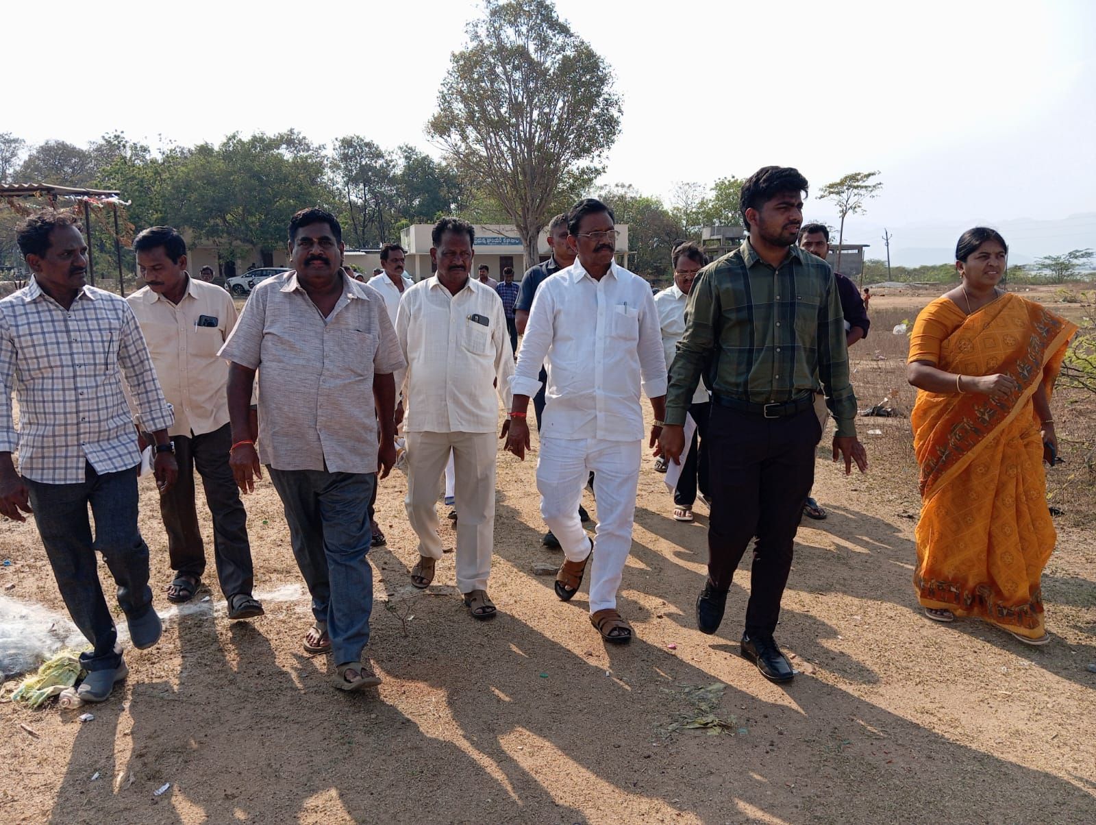 ఎమ్మెల్యే చొరవతో జూనియర్ కళాశాల స్థలం సమస్య పరిష్కారం